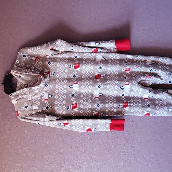 Matching Women's Polarbear Pajamas - Picture 12 of 17